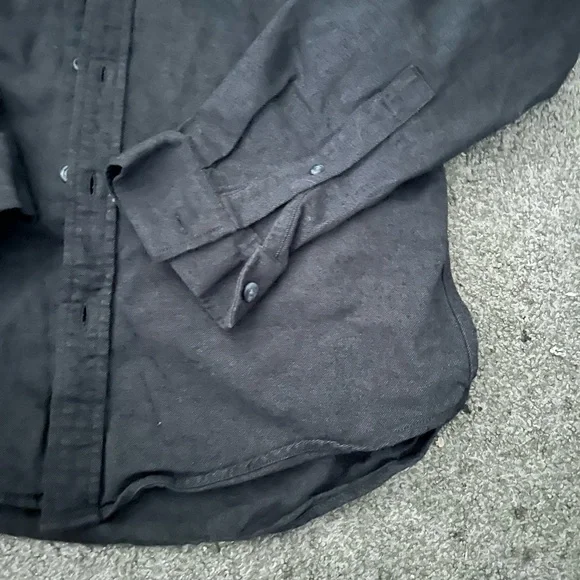 Eddie Bauer Men's Charcoal Button-Down Shirt - Picture 3 of 5